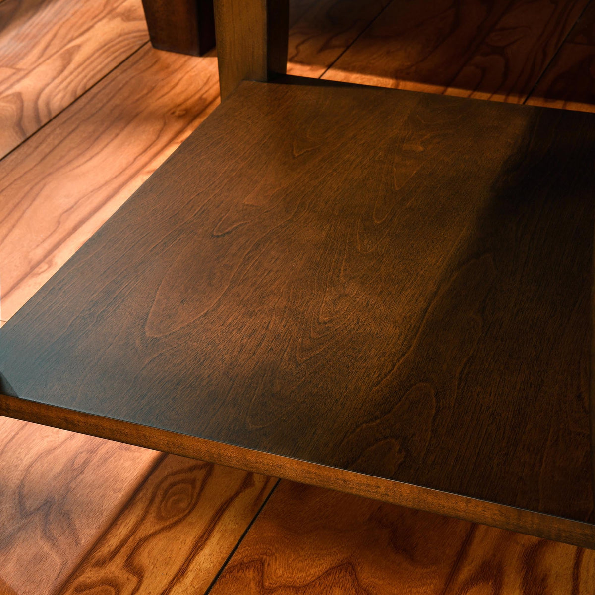 Wooden 2-Tier End Table with Shelf W127